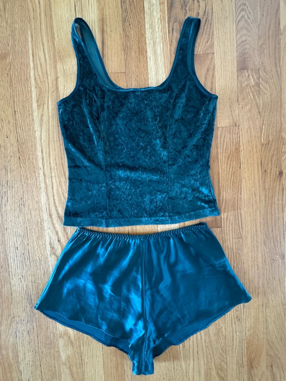 Victoria’s Secret Vintage Crushed Velvet Satin Pajama Set Green Women’s S